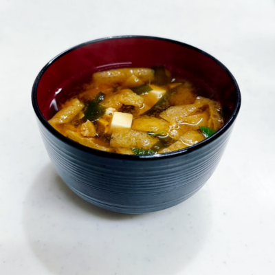 自家製麦味噌で作った油揚げの味噌汁